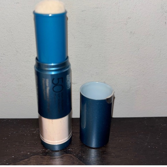 Colorescience | Sunforgettable | Total Protection Brush on Shield SPF 50 Powder - Picture 5 of 6